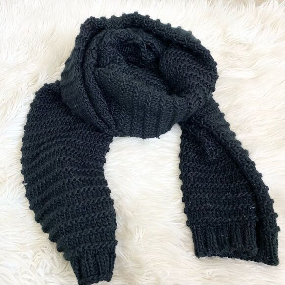 NEW ZARA black knit scarf - Picture 1 of 8